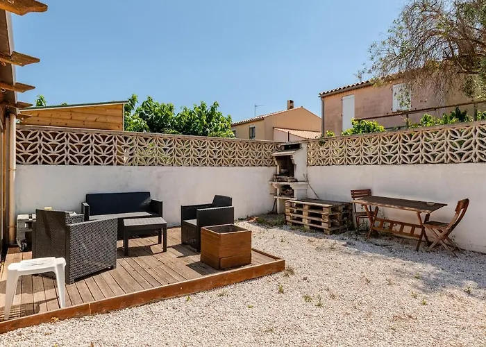 Maison Proche Du Village Et De La *